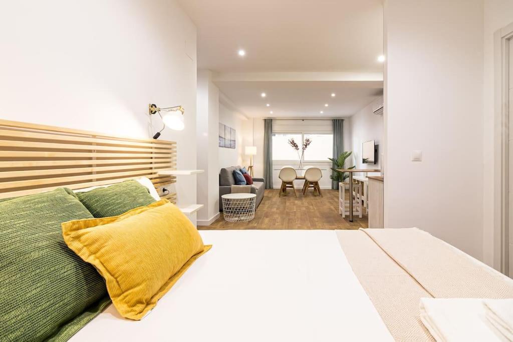 Malagueta Apartments Malaga Exterior photo
